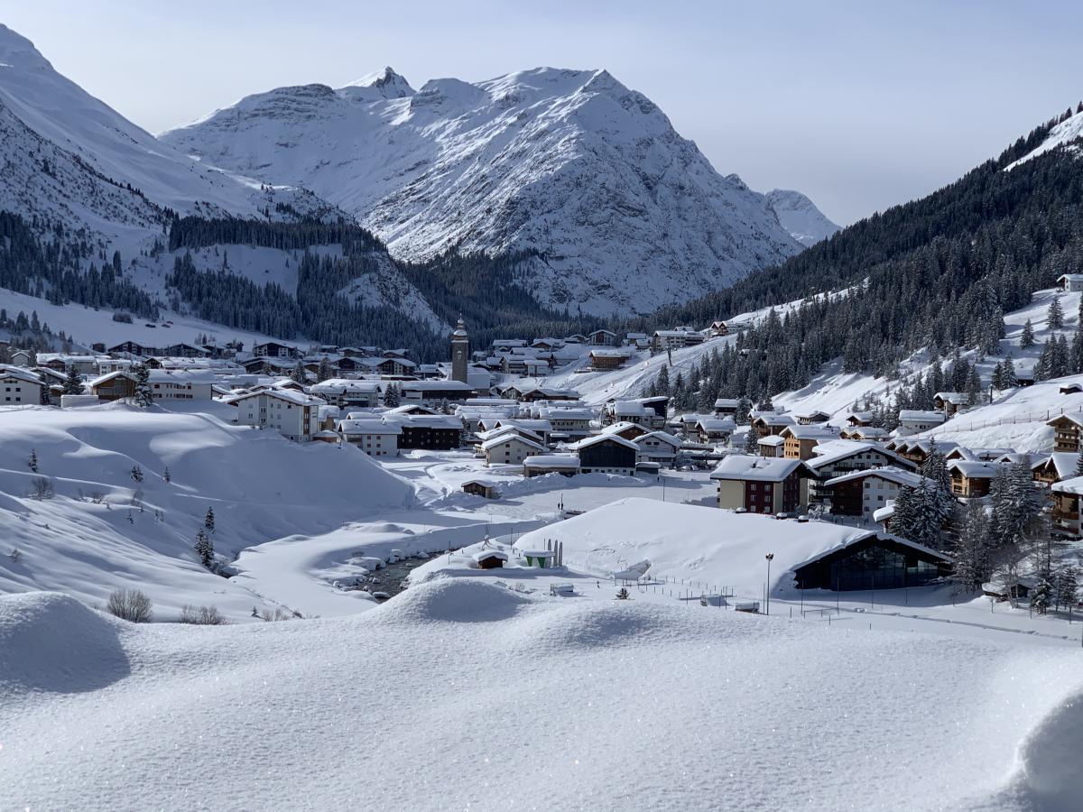 Ansicht von Lech am Arlberg im Winter